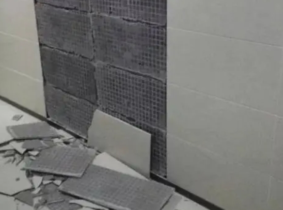 广丰瓷砖空鼓维修公司分享下广丰墙砖松动维修的知识